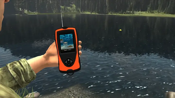 Professional Fishing 2: mão a segurar um sonar portátil laranja com leitura de profundidade junto à água
